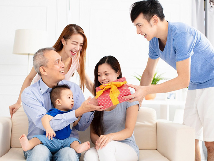 Món quà sức khỏe cho cha mẹ già: Bí quyết bồi bổ thể trạng, giúp cụ ăn ngon, ngủ sâu