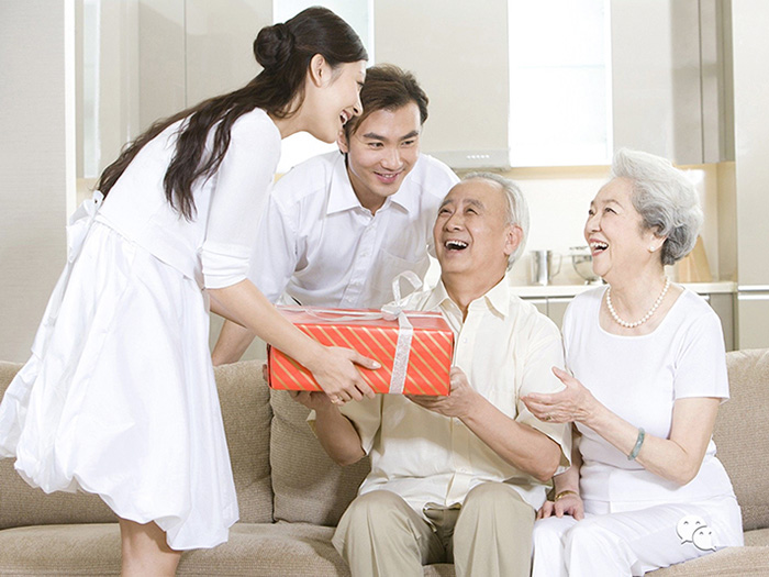 Người làm con muốn chọn Tảo Xoắn làm quà cho cha mẹ cần quan tâm điều gì?